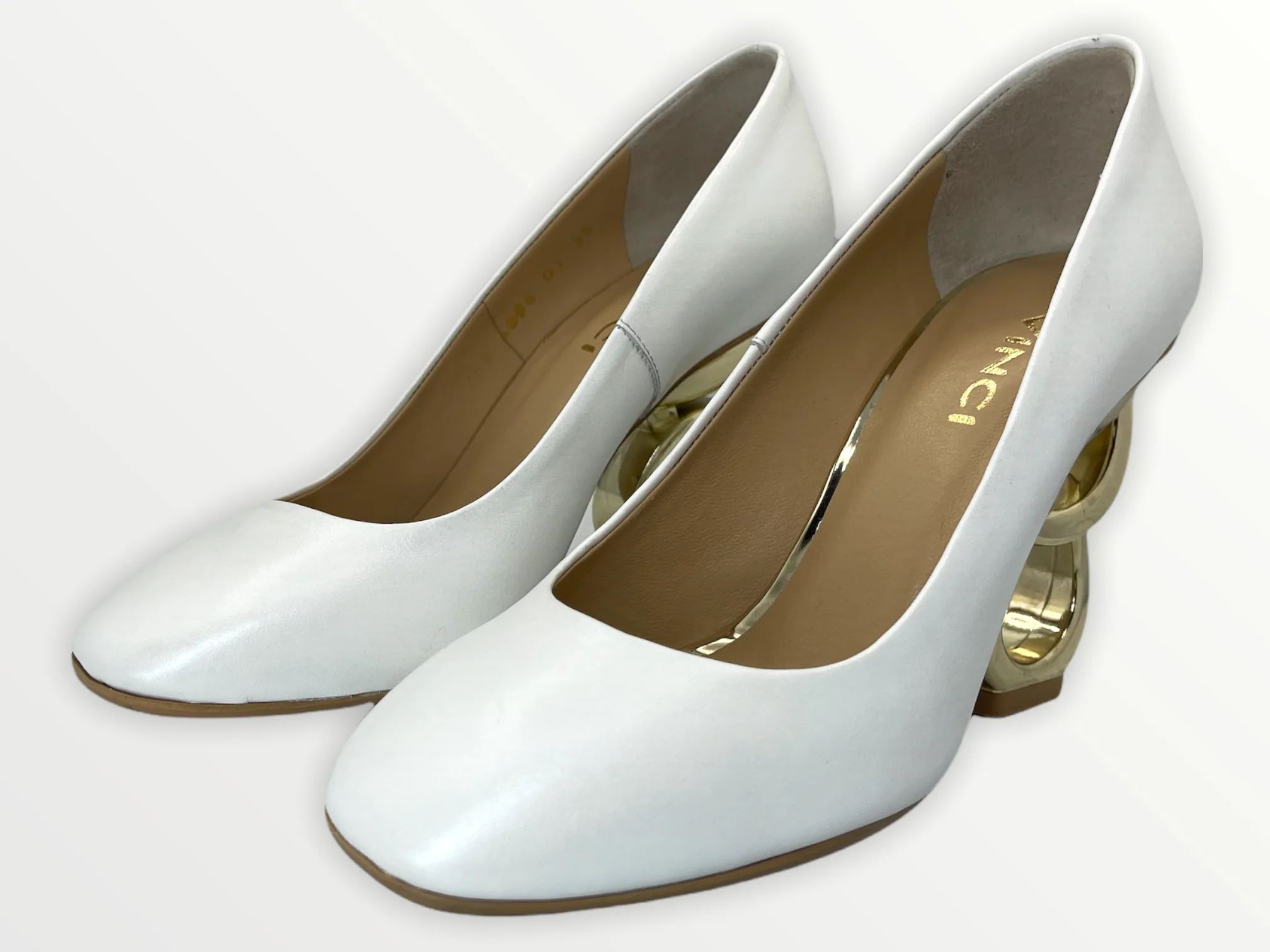 The Belem White Leather Pump Final Sale! - Image 2