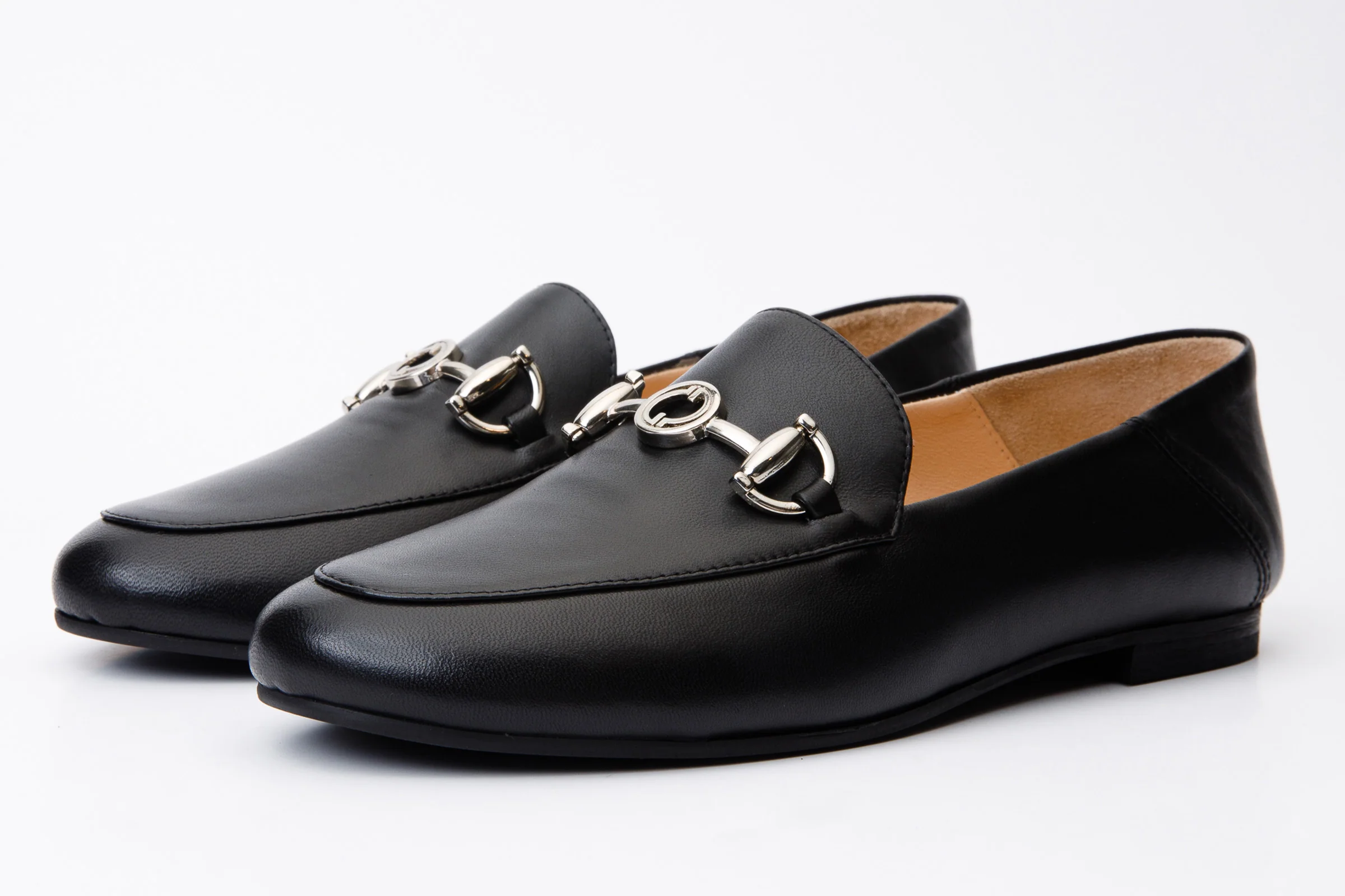 Luanda Black Leather Women Flat Shoe - Image 2
