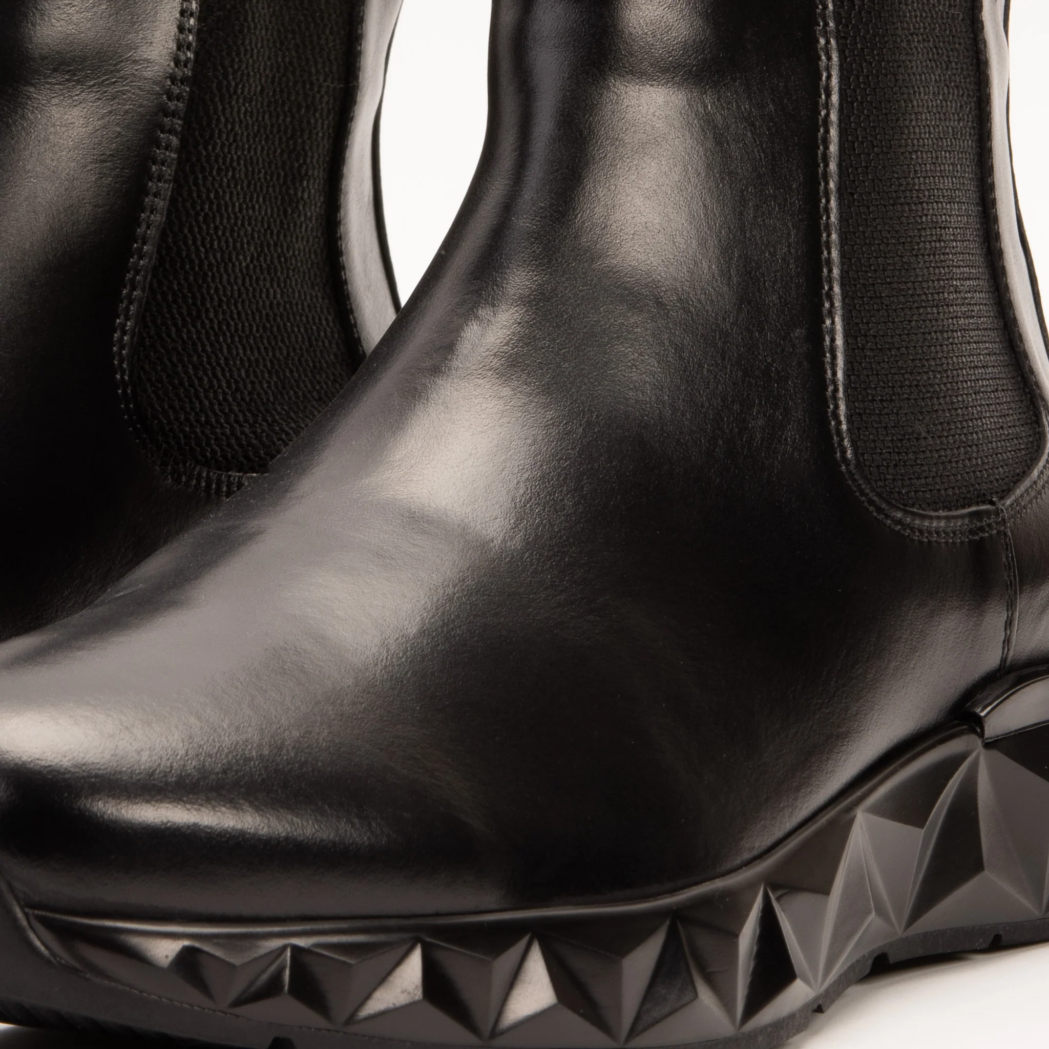 The Apex Black Leather Men Chelsea Boot - Image 3