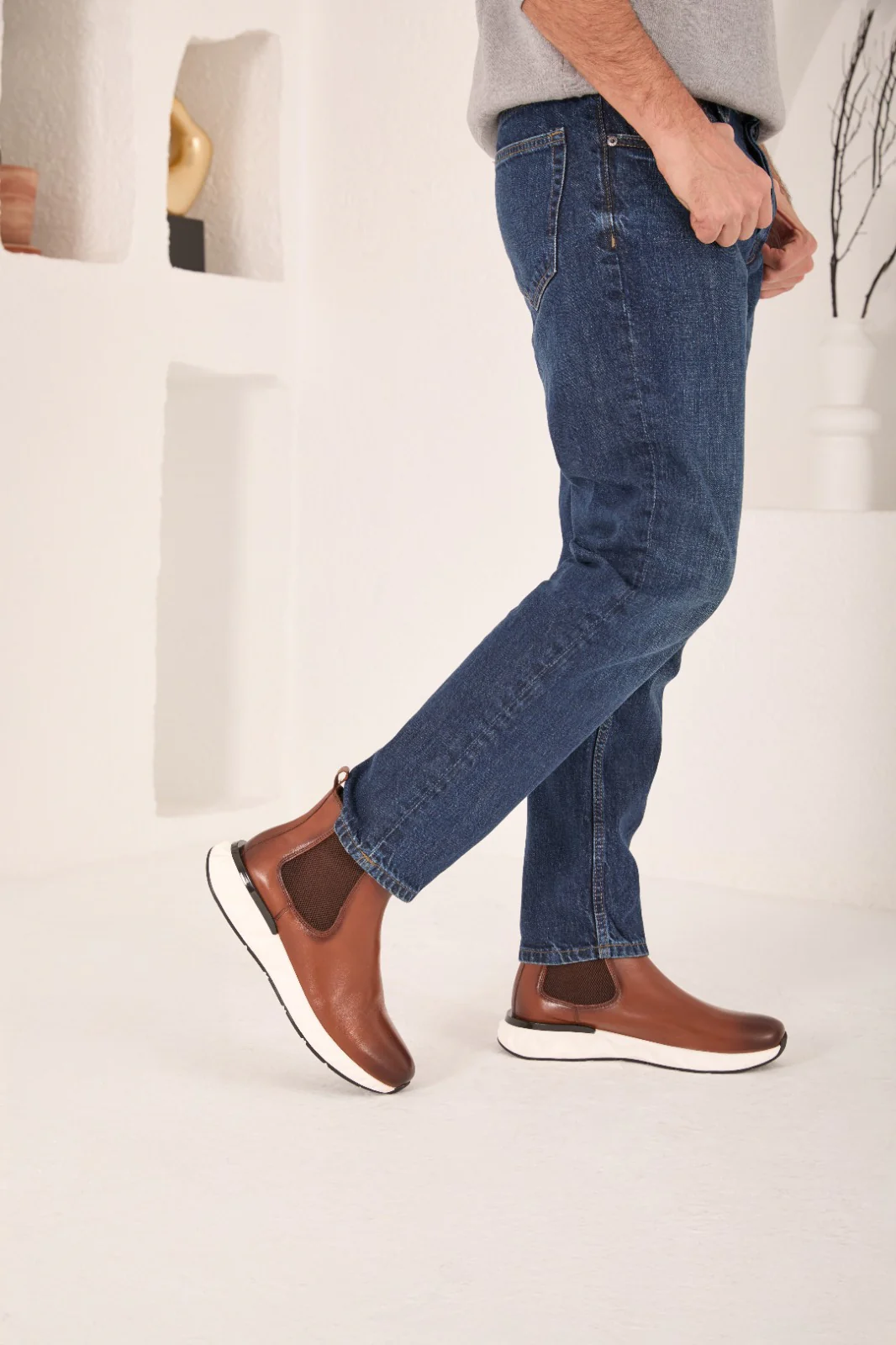 The Apex Tan Leather Men Chealsea Boot - Image 10