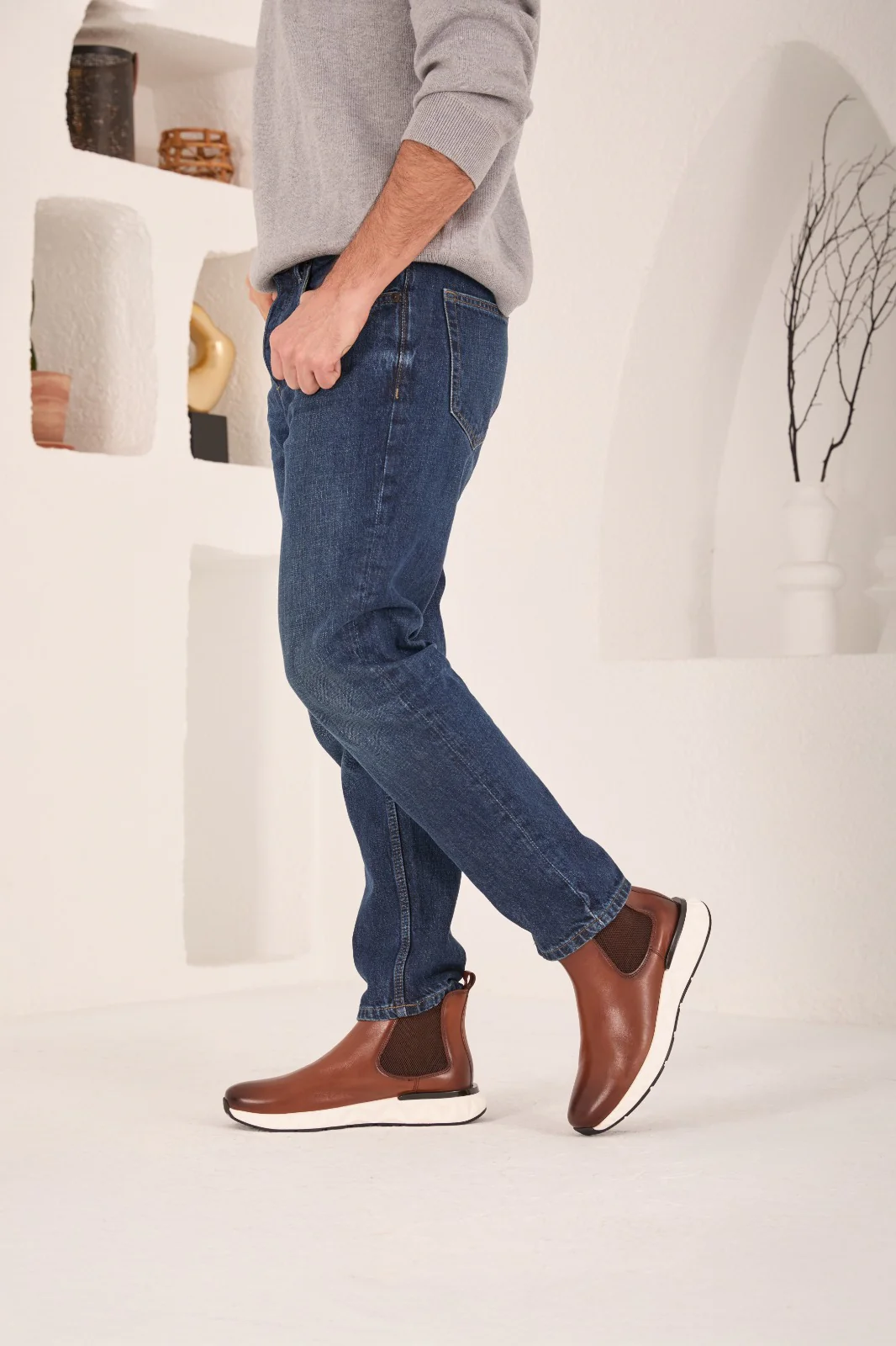 The Apex Tan Leather Men Chealsea Boot - Image 11