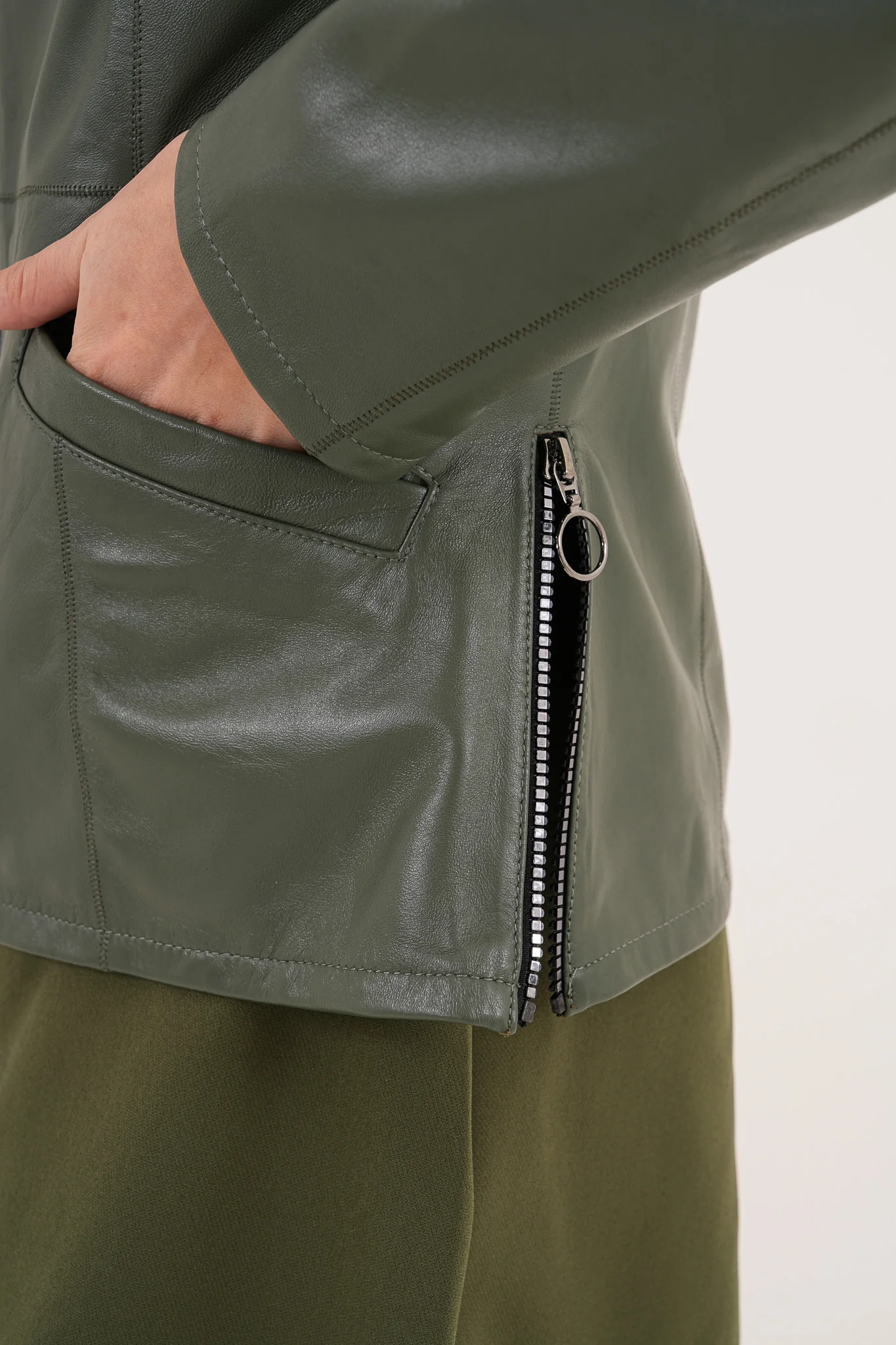 The Avelyn Reversible Olive Green Leather Women Jacket - Image 3