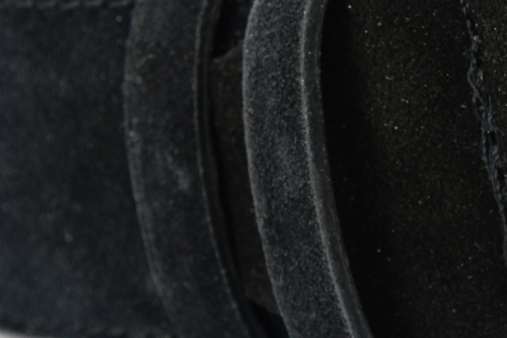The Bari Black Suede Leather Belt - Image 2