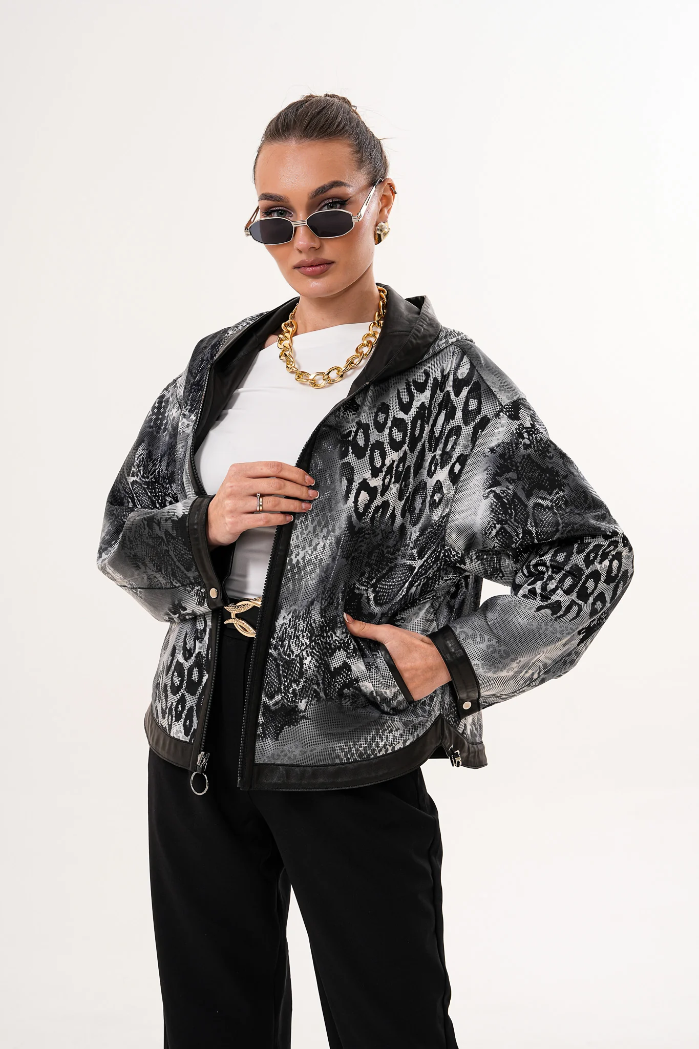 The Calyra Reversible Leather Women Jacket – Black - Image 5