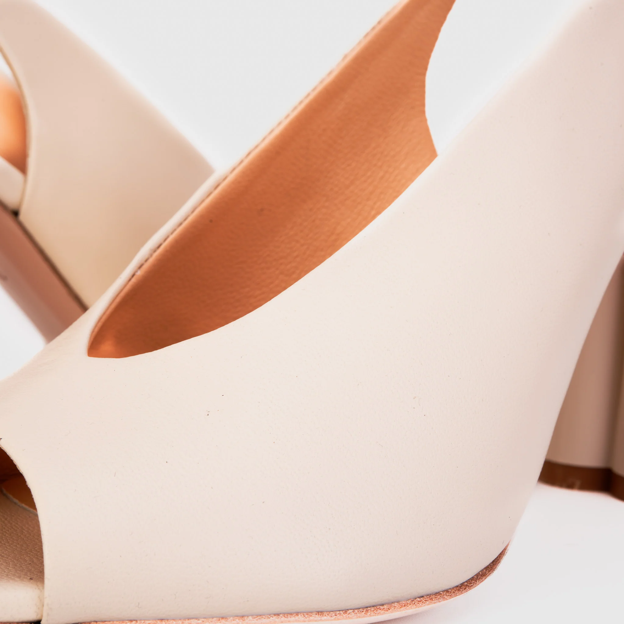 The Cimla Cream Leather Pumpkin Heel Women Sandal - Image 4