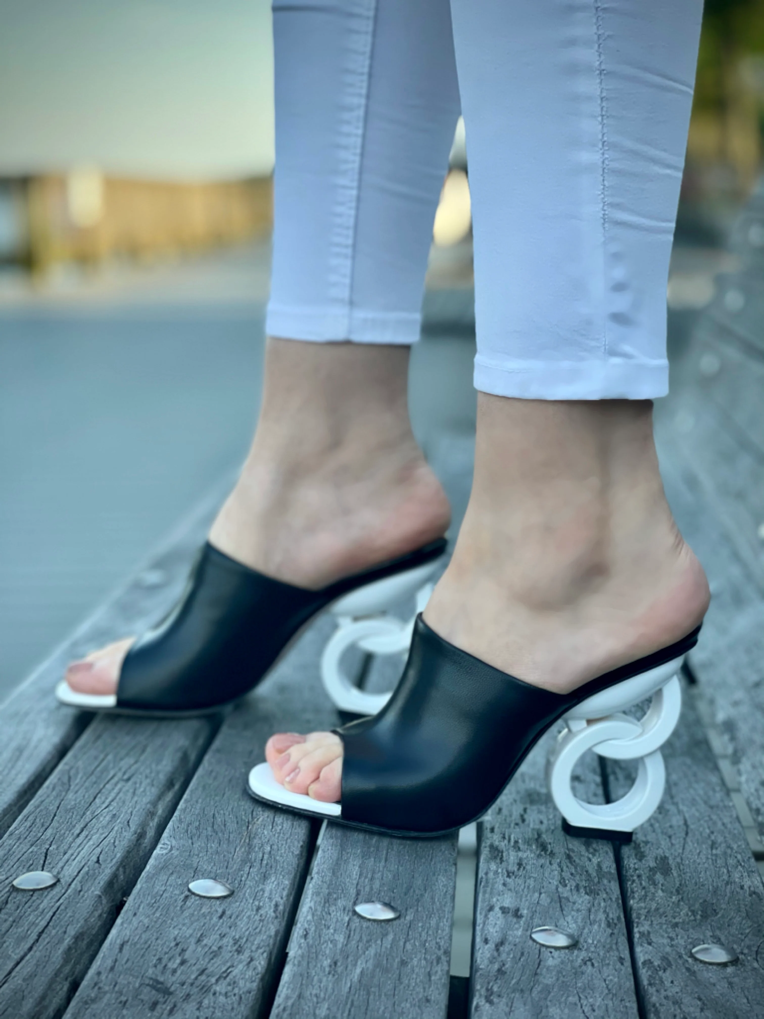 The Cymmer Black Leather Women Sandal - Image 8