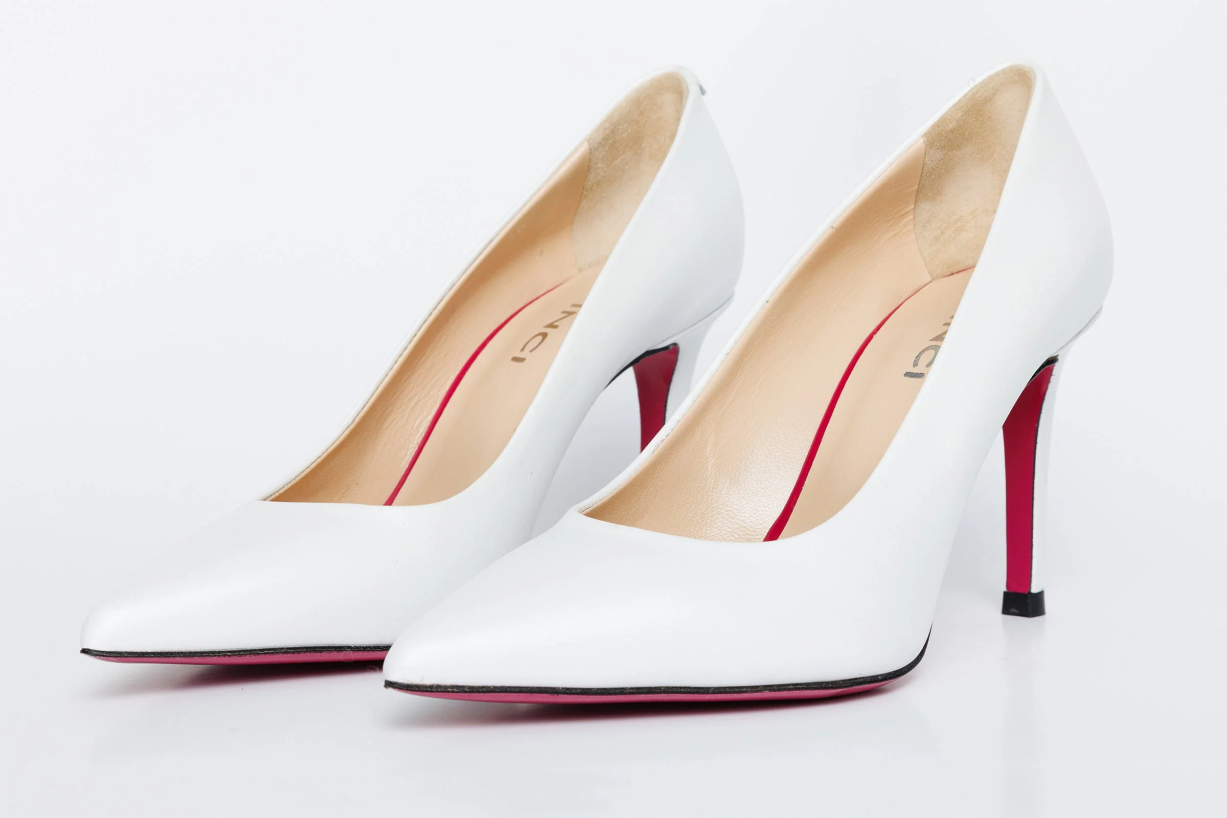 The Ege White Leather Pump Fuchsia Sole Women Shoe - Image 3