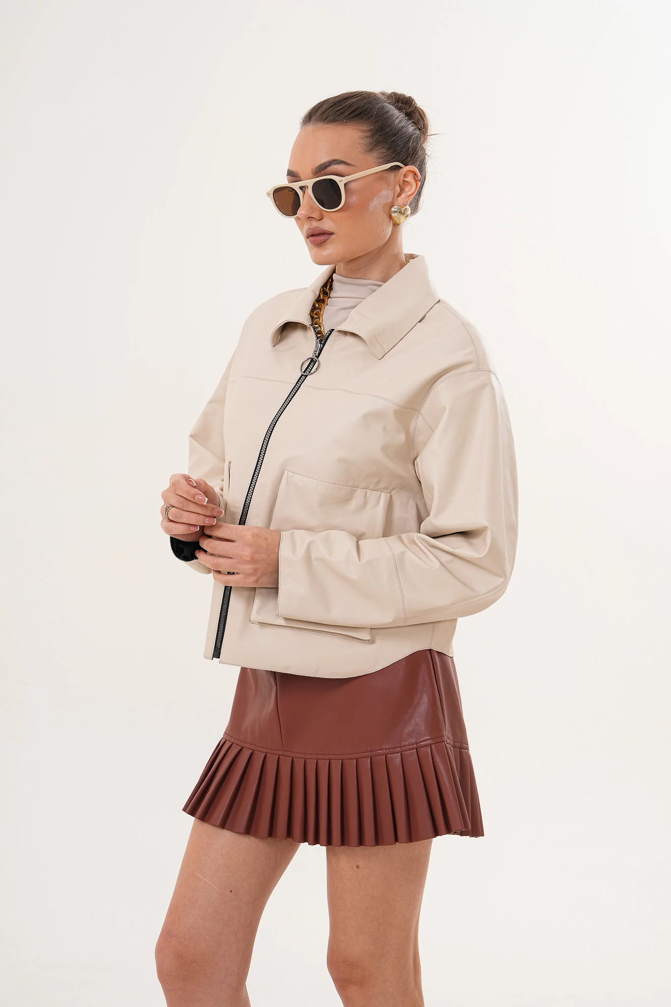 The Elvoria Reversible Beige Leather Jacket - Image 13