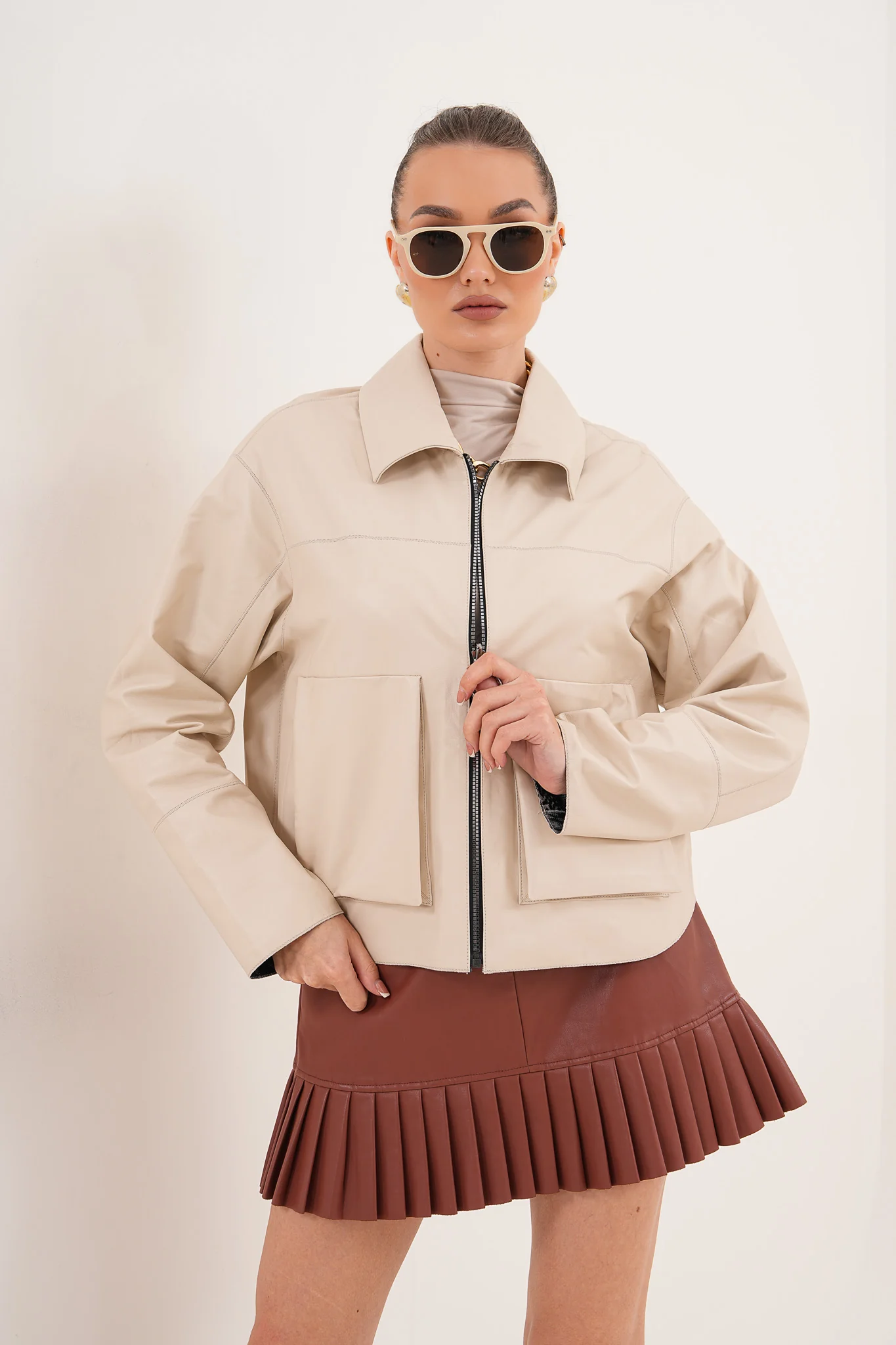 The Elvoria Reversible Beige Leather Jacket - Image 15