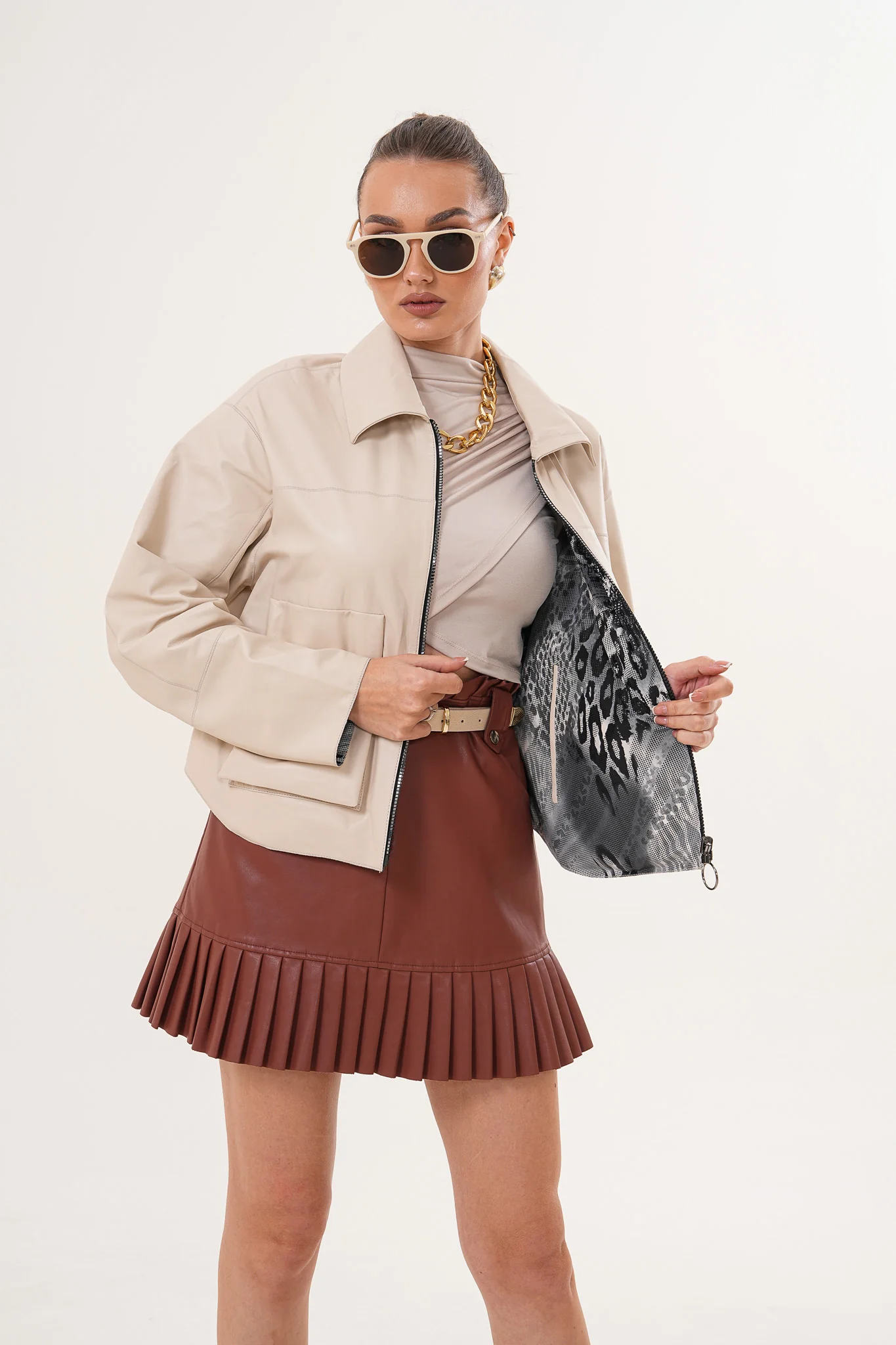 The Elvoria Reversible Beige Leather Jacket - Image 2