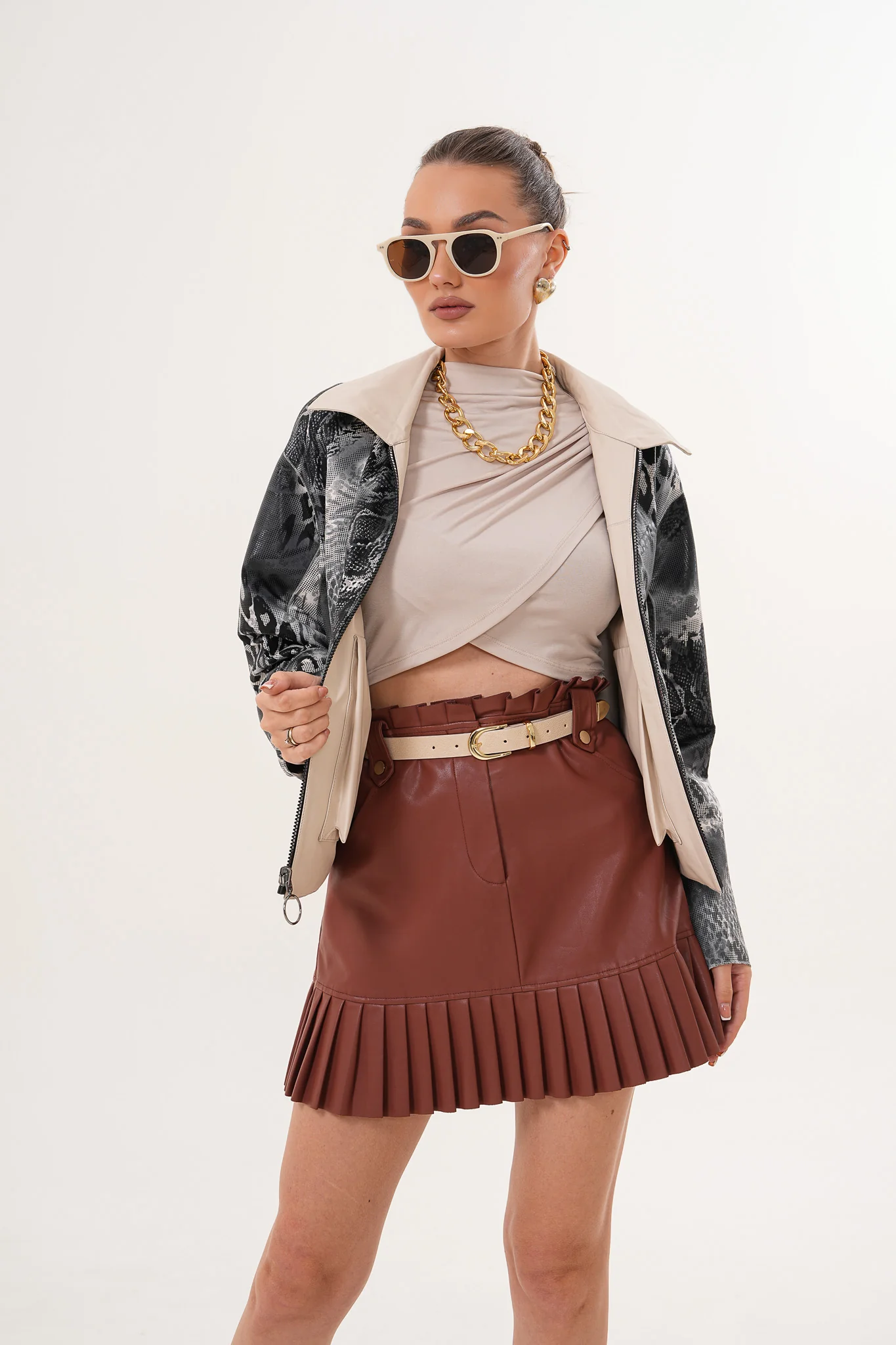 The Elvoria Reversible Beige Leather Jacket - Image 7