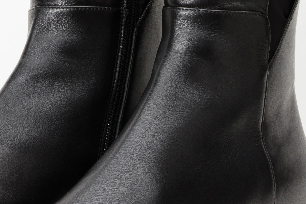 The Fairoks Black Leather Pointy Toe Knee High Women Boot - Image 6