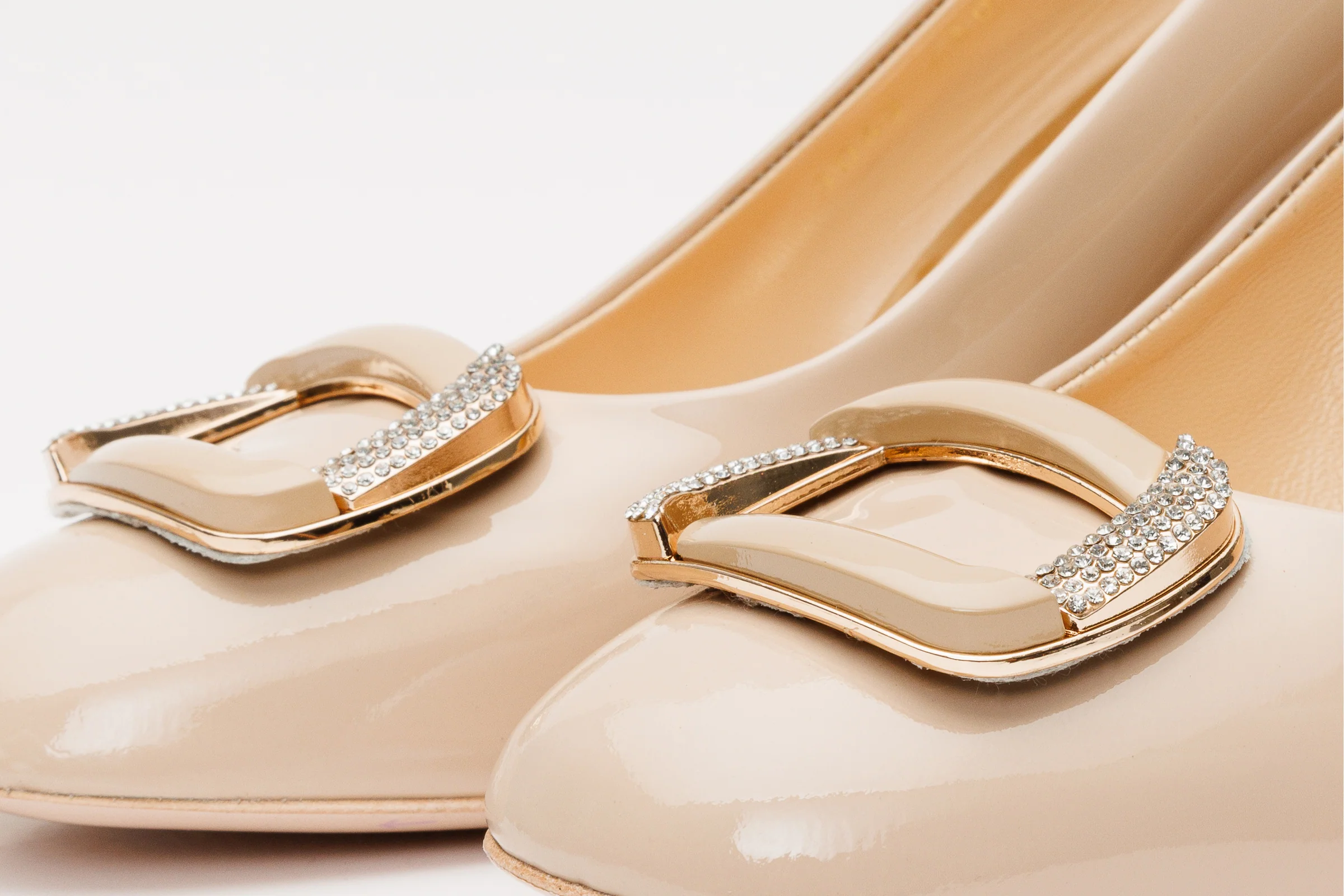 The Ferrara Cream Patent Leather Block Heel Pump Women Shoe - Image 3