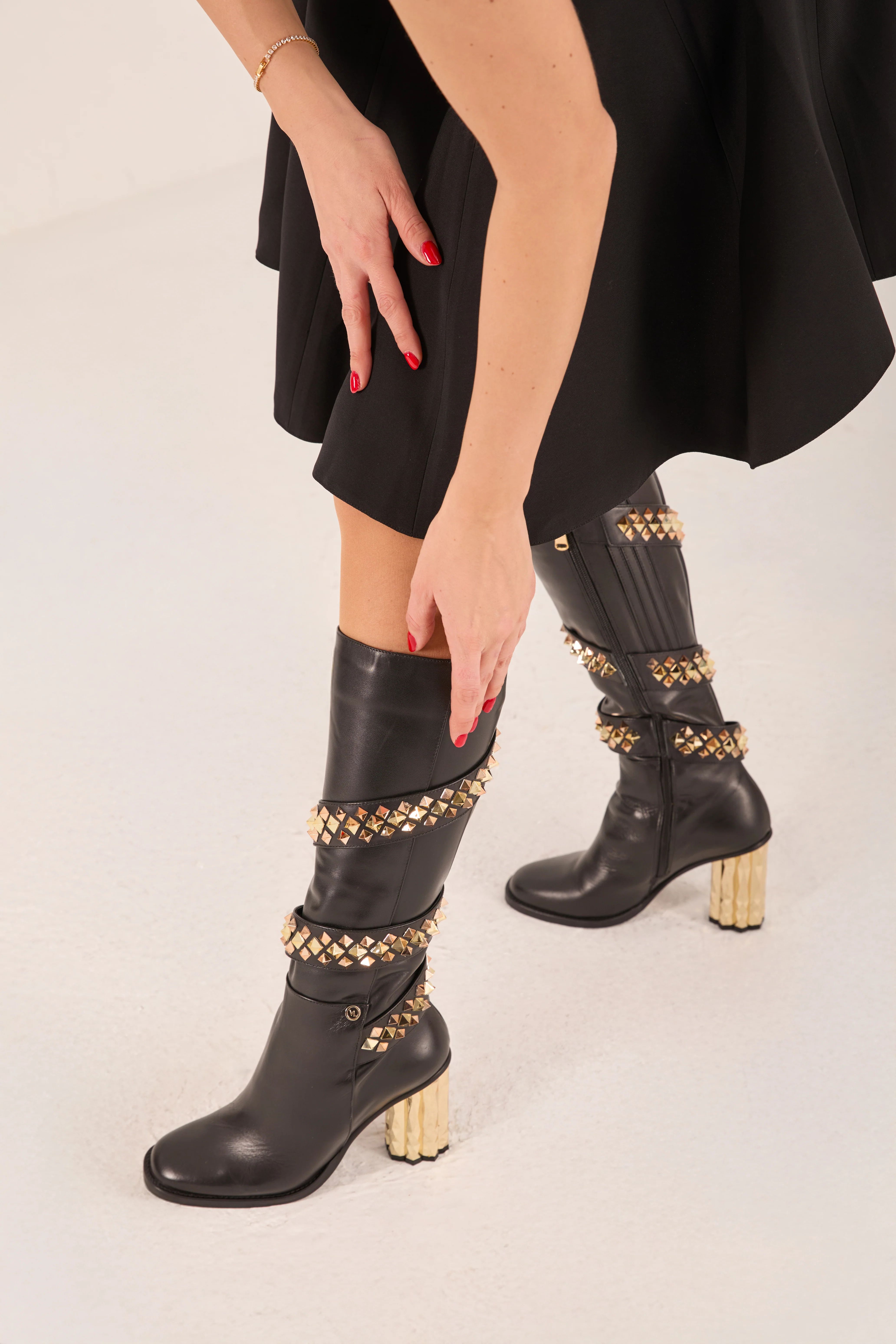 The Gladiator Black Leather Knee High Women Boot - Image 9