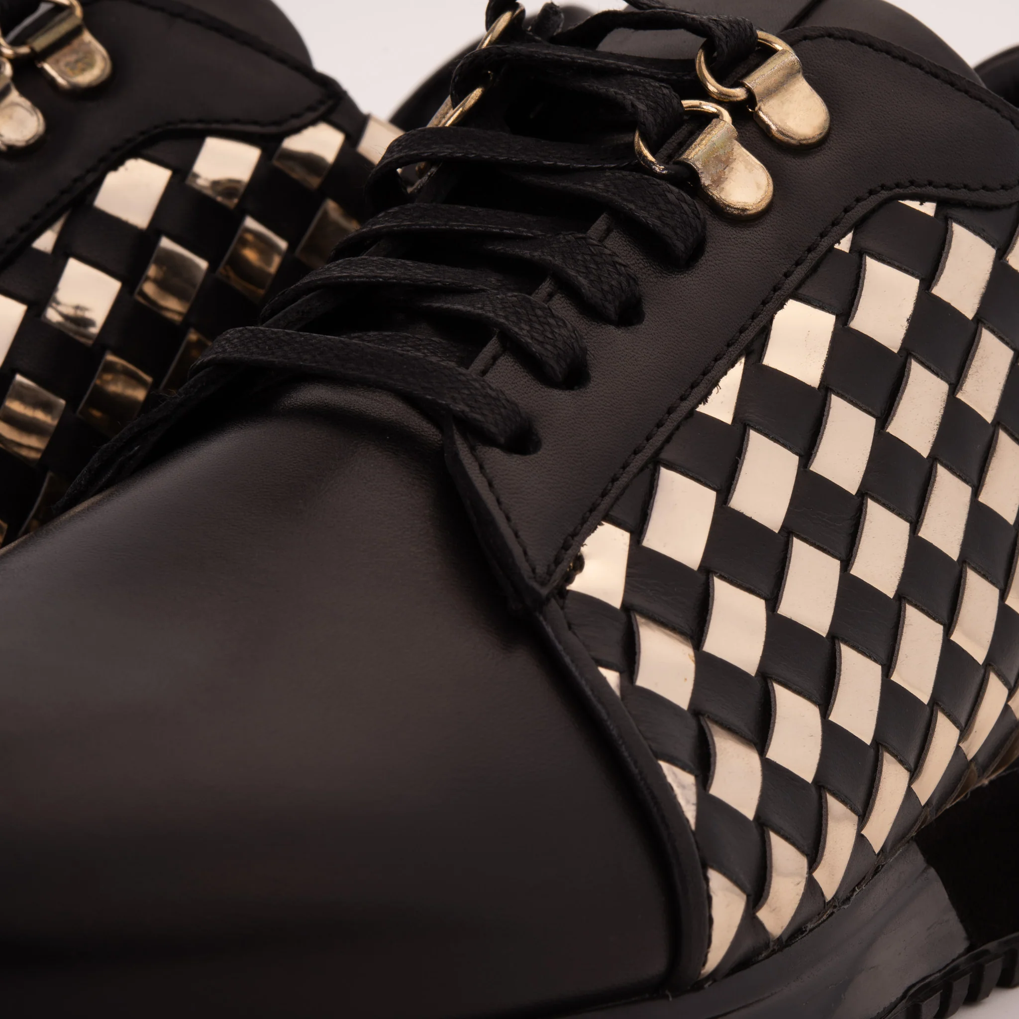 The Mackenzie Black & Gold Woven Leather Men Sneaker - Image 4