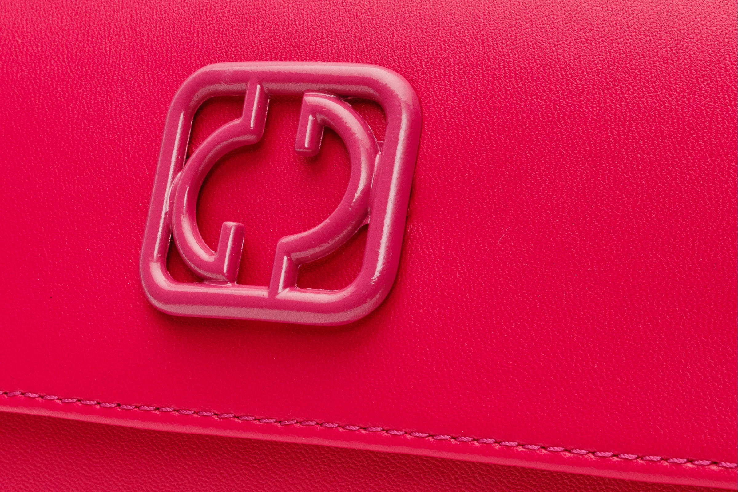 The Maneadero Fuchsia Leather Handbag - Image 4