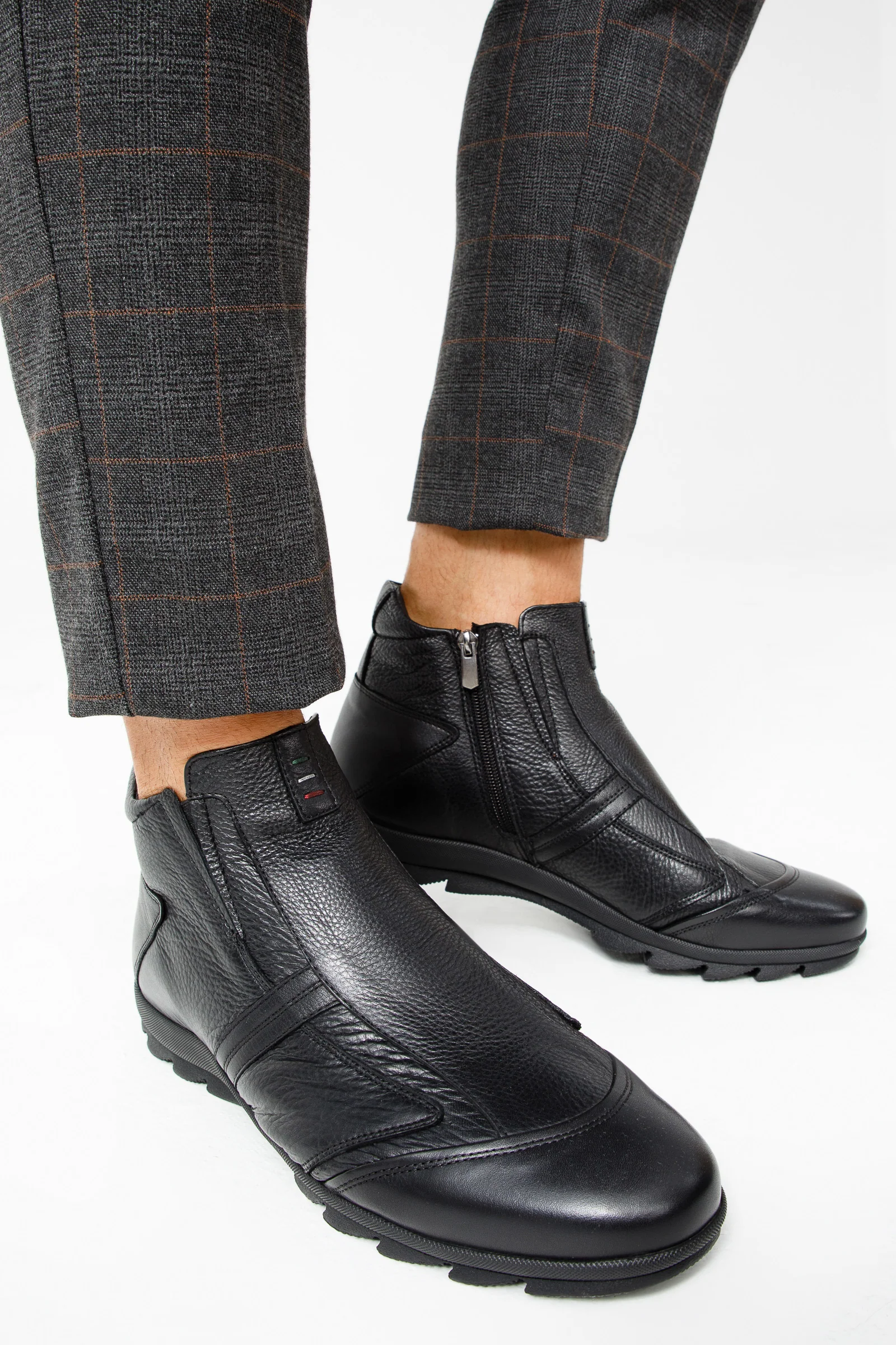The Montreal Black Leather Casual Zip-Up Ankle Men Boot - Image 7