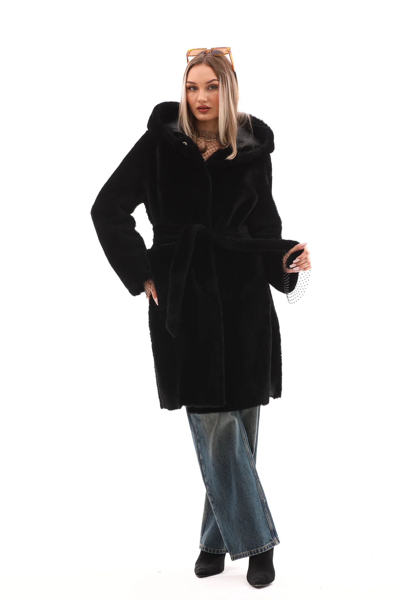 The VESARA Reversible Shearling Women Leather Coat – Jet Black - Image 12