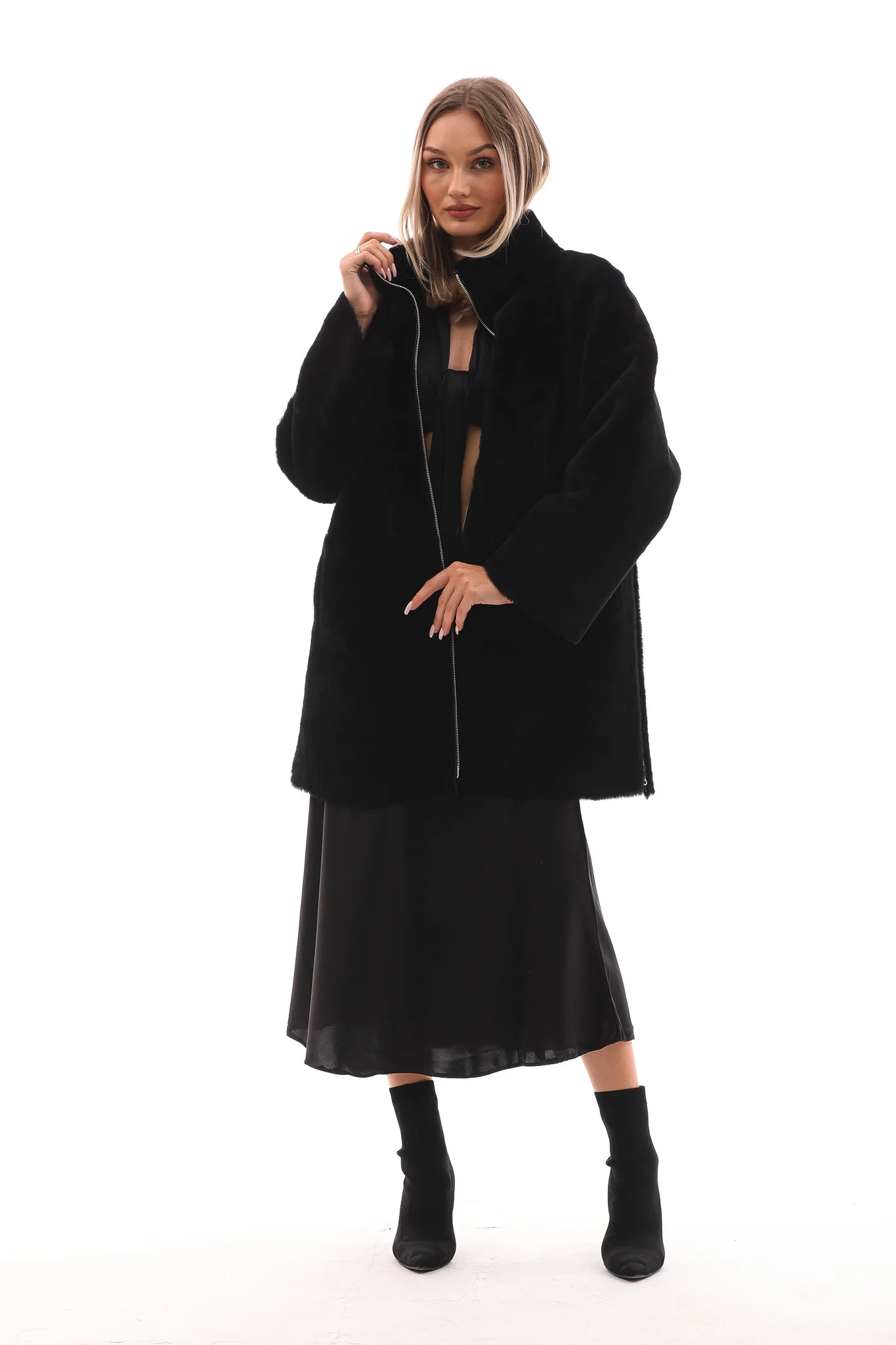 The Nyra Reversible Shearling Women Leather Jacket - Image 9