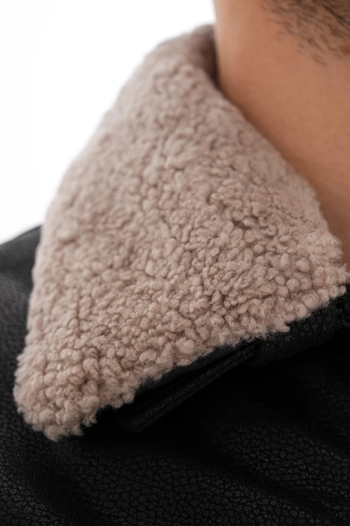 The Sarnico Black Shearling Collar Leather Jacket - Image 9